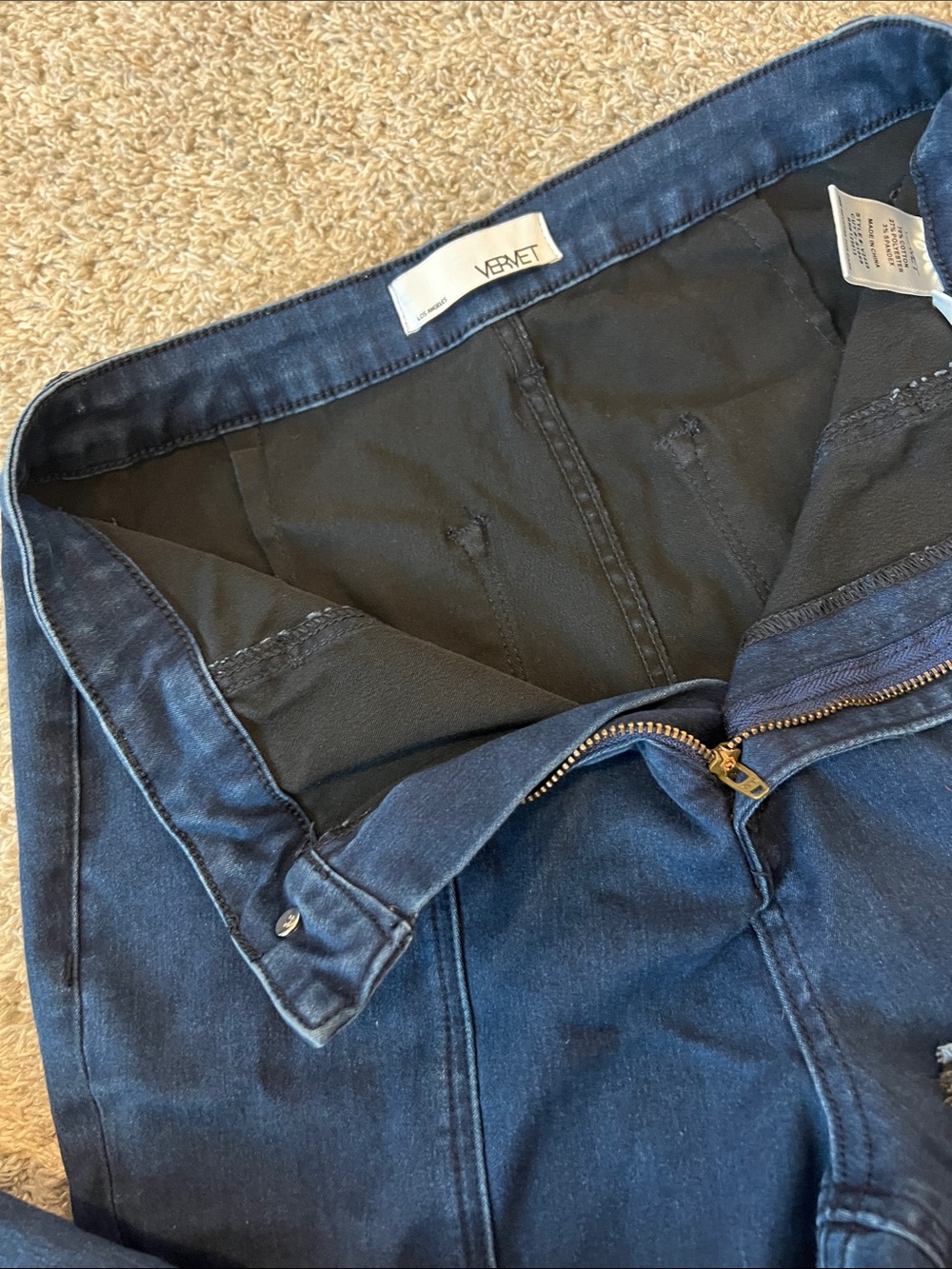 VERVET Los Angeles Dark Wash Flare Jeans Size 30 Raw Hem High Rise Stretch Denim - Picture 8 of 13